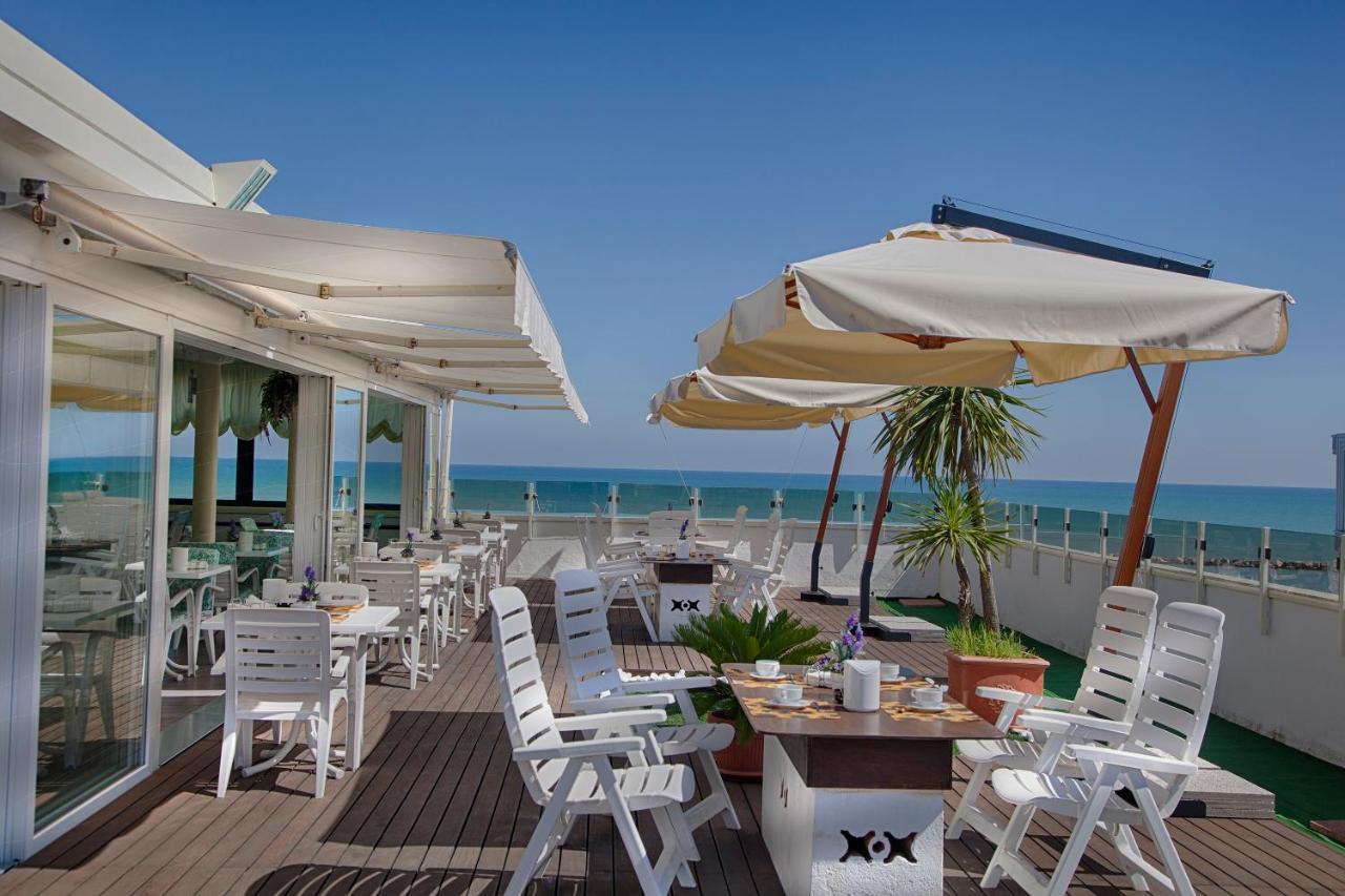 Hotel Nettuno Bellaria-Igea Marina Exterior foto